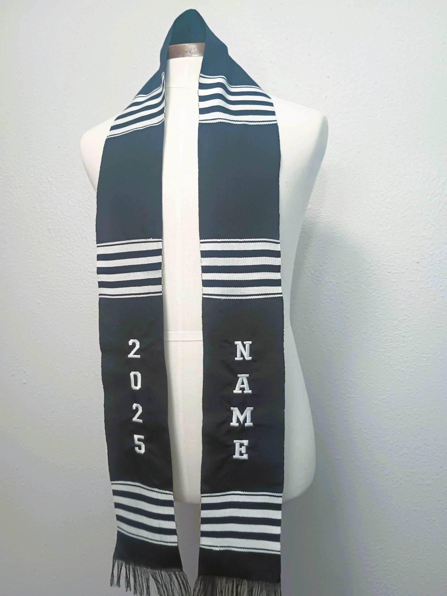 CUSTOMIZABLE BLACK & WHITE 2025 STOLE