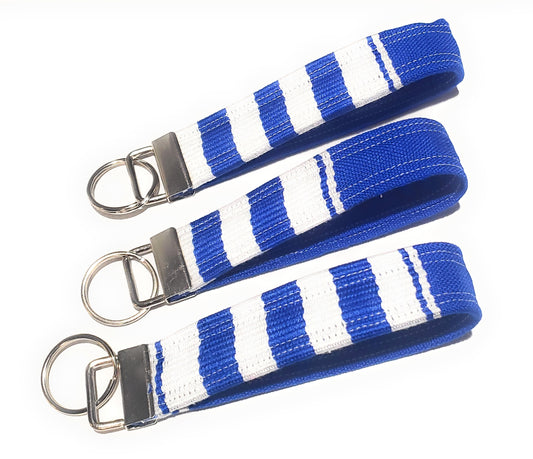 KENTE CLOTH WRISTLET KEY CHAIN - BLUE AND WHITE